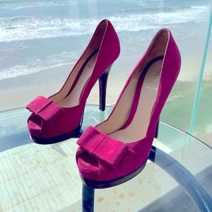 Fendi, Magenta Suede, Open Toe Pumps. Size 37.
